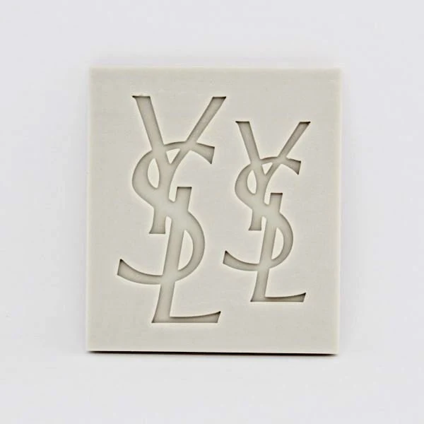 Yves Saint Laurent Griffe. Moda YSL Stampo doppio in silicone