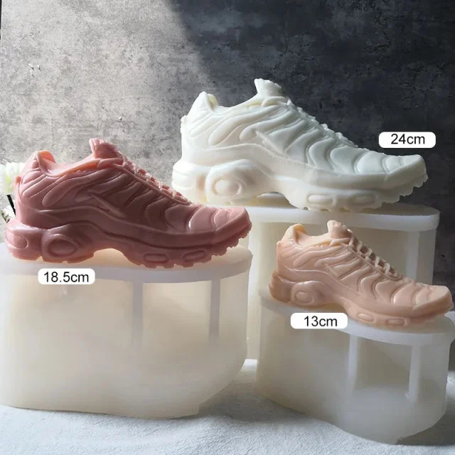 Tante Scarpe Nike Adidas Converse Snickers e molte altre. Stampo scarpa in silicone anche per Candele Disponibilità limitata