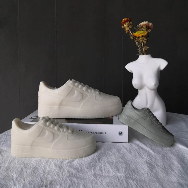 Sneaker. Scarpa Nike Air Force One Griffe di 13 oppure 18 cm. Stampo in silicone anche per Candele
