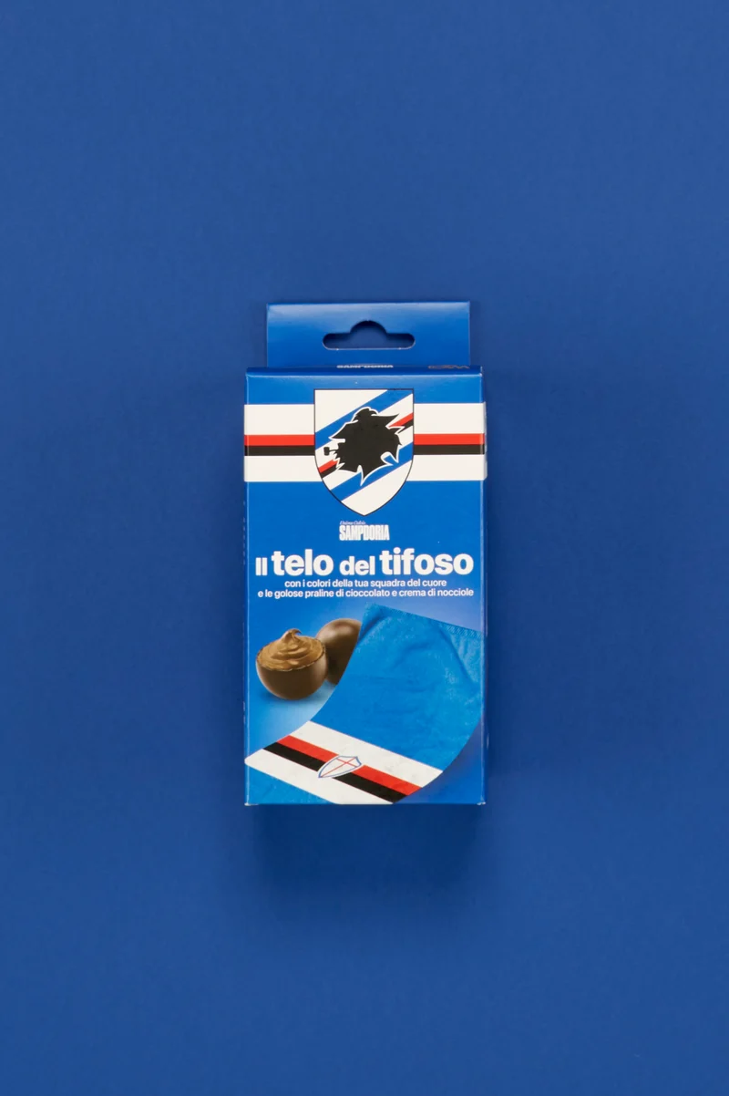Telo del tifoso Sampdoria Ufficiale ICAM con Praline di Cioccolato al Latte e Crema di Nocciola 80g