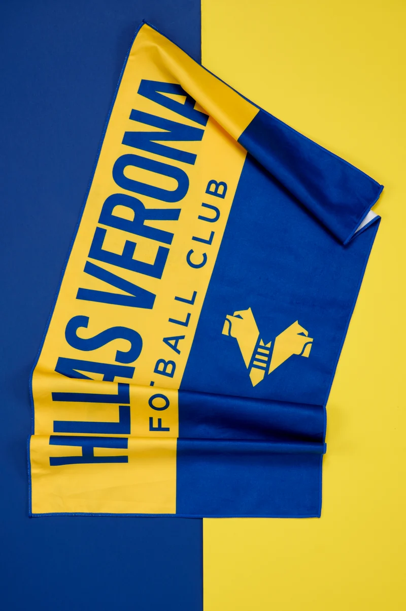 Telo del tifoso Hellas Verona Ufficiale ICAM con Praline di Cioccolato al Latte e Crema di Nocciola 80g