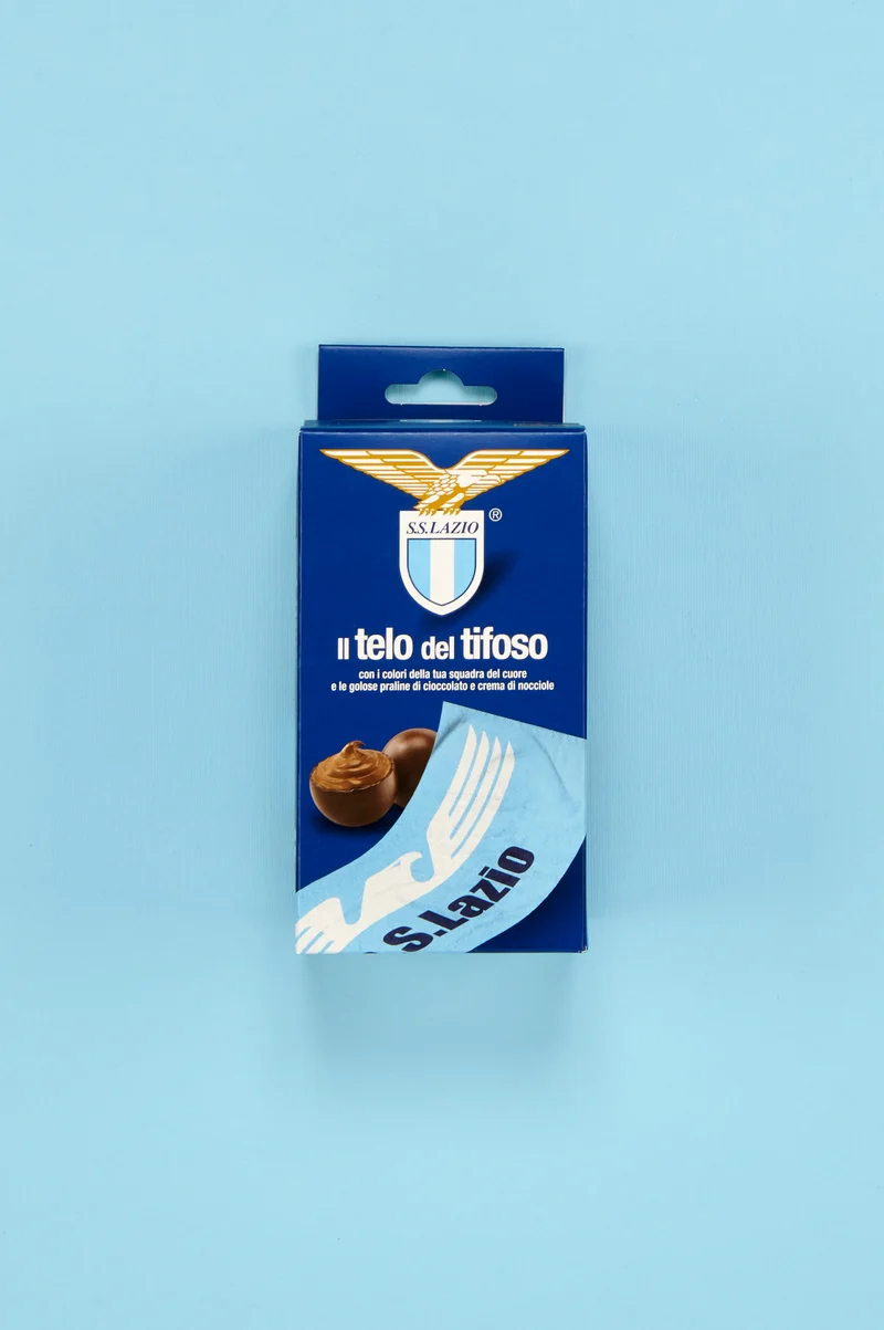 Telo del tifoso Lazio Ufficiale ICAM con Praline di Cioccolato al Latte e Crema di Nocciola 80g