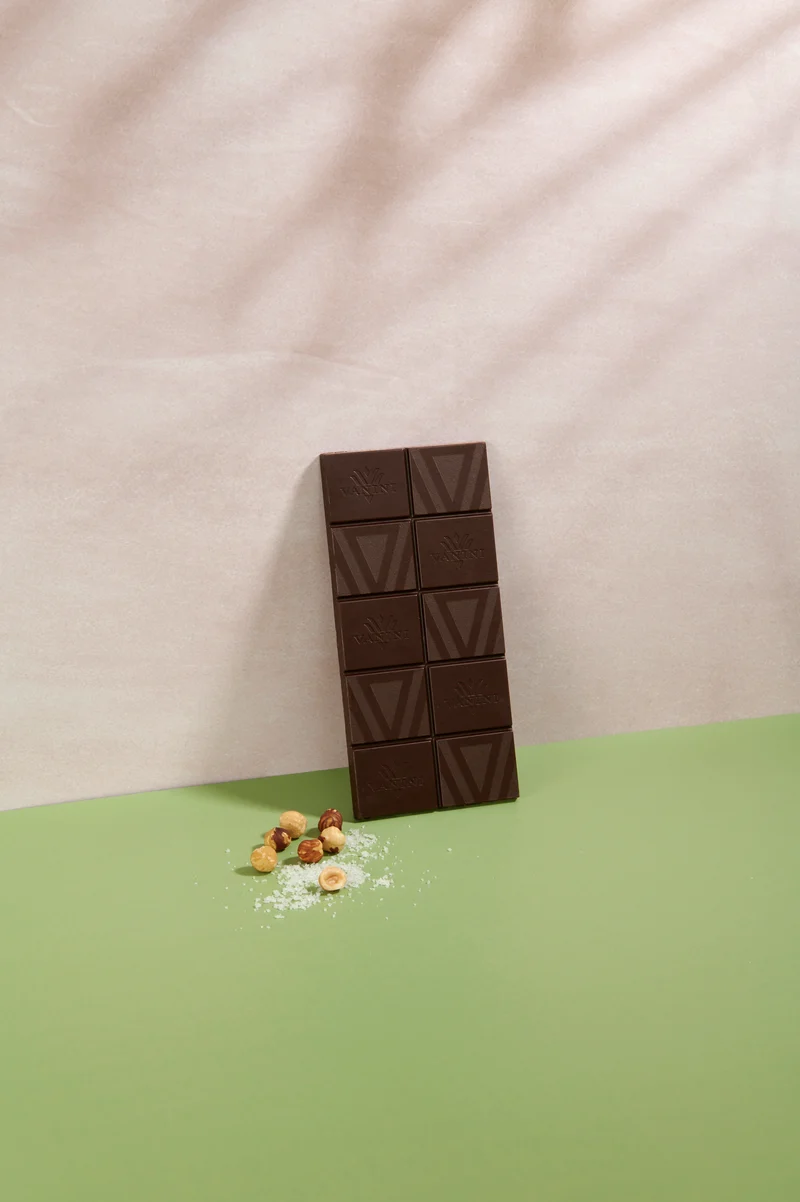 Tavoletta Vanini Monorigine Perù Fondente 62% con granella di nocciole, caramello e sale