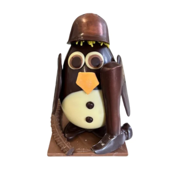 UOVO DI PASQUA PINGUINO “IL CARPENTIERE”