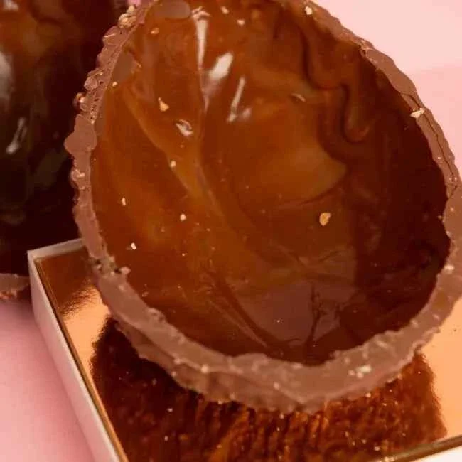 Uovo Granellato Arachidi e Caramello
