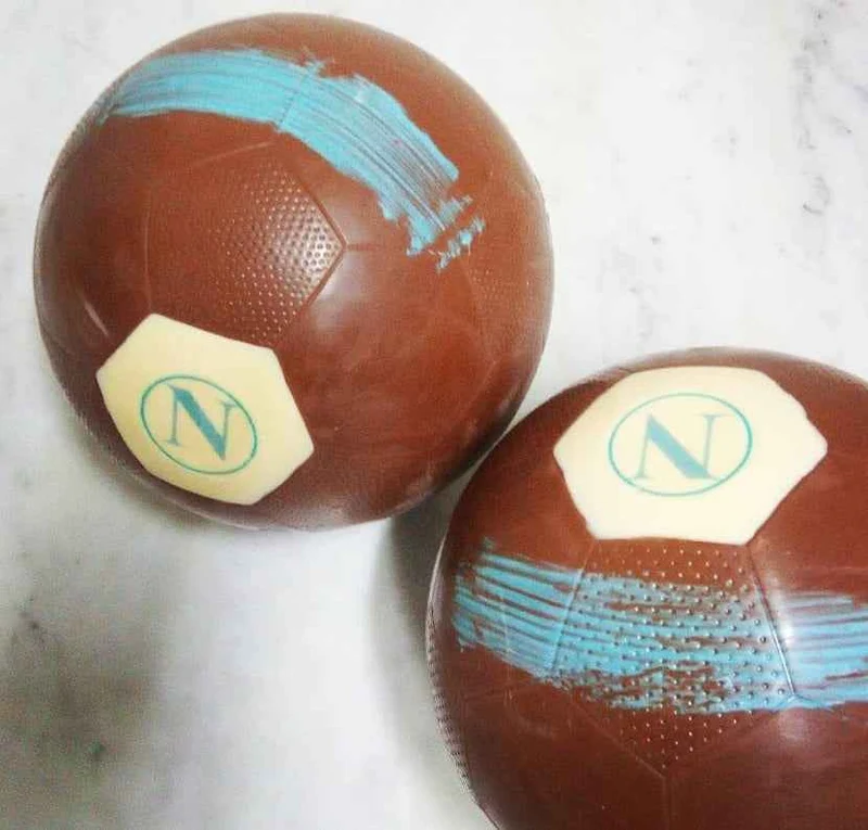 Pallone di cioccolato personalizzato piccolo. 350 GRAMMI.