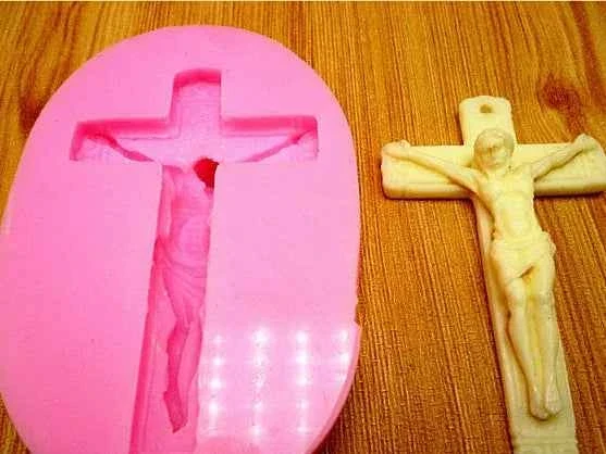Croce con Gesù di 7 cm. Stampo in silicone
