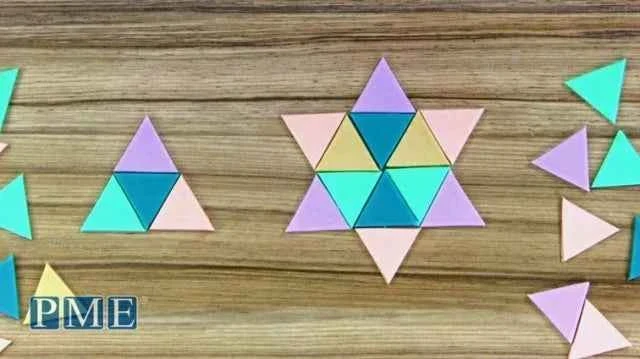 Triangoli. Set di 3 Multi Tagliapasta Geometrici Mattoni. PME