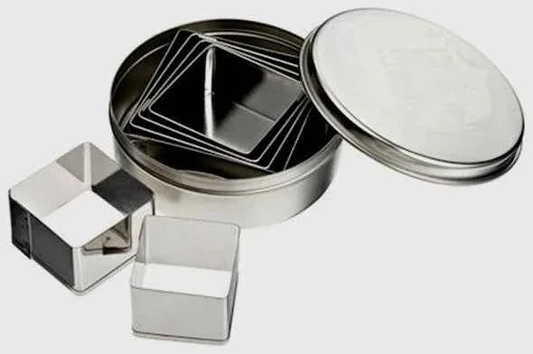 Quadrato. Set di 6 Stampi Tagliapasta Lisci in metallo.