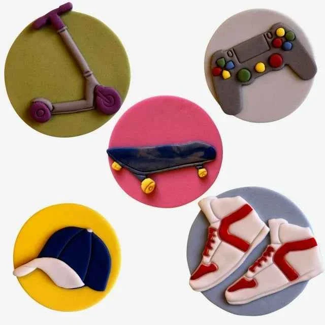 Joystick Skateboard Monopattino Cappellino Baseball e Scarpe ginnastica. Stampo Tagliapasta Ragazzo Cool. FMM