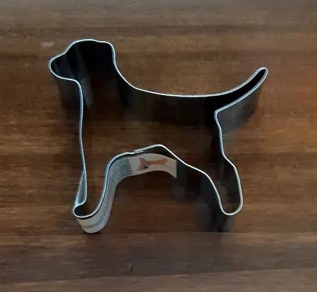 Cane. Tagliapasta Stampo in metallo.