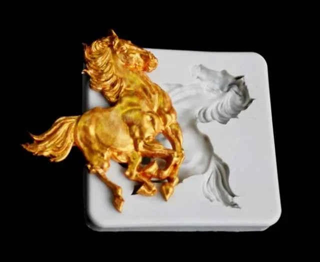 Cavallo al galoppo. Stampo in silicone