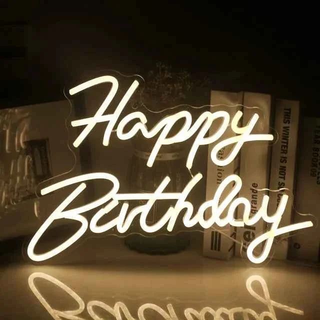 Happy Birthday. Insegna Scritta Neon Bianca e Calda. Presa USB