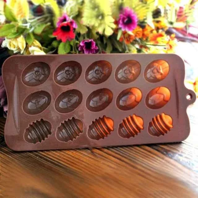 Stampo in silicone per realizzare 15 Ovetti Pasqua decorati