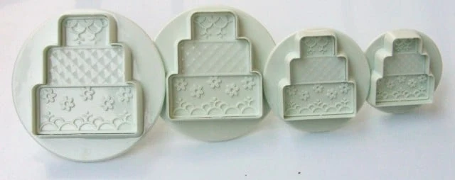 Wedding Cake e Torte matrimoniali. Set 4 Stampi espulsione Tagliapasta di varie misure.