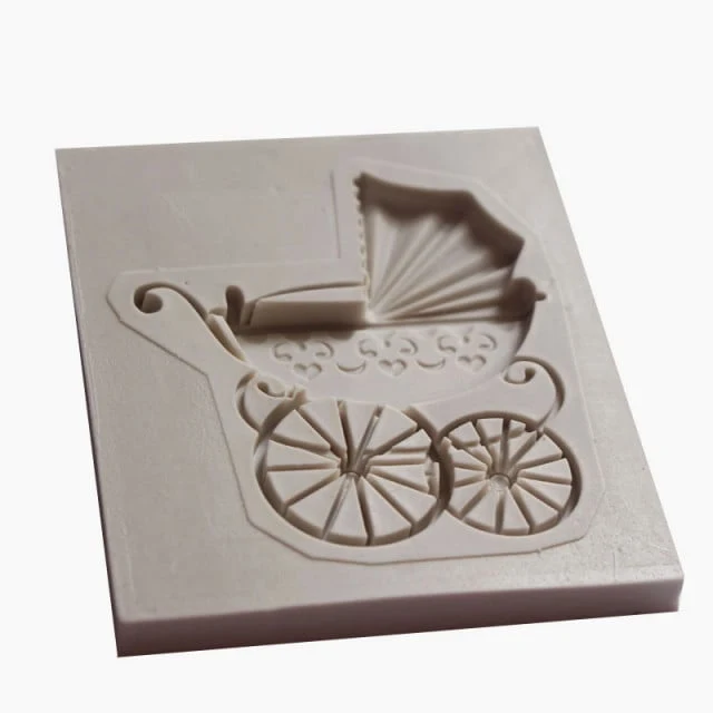 Carrozzina con ruote. Battesimo. Stampo in silicone
