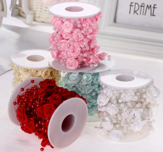 Filo Perle con Rose Perlate. 5 metri