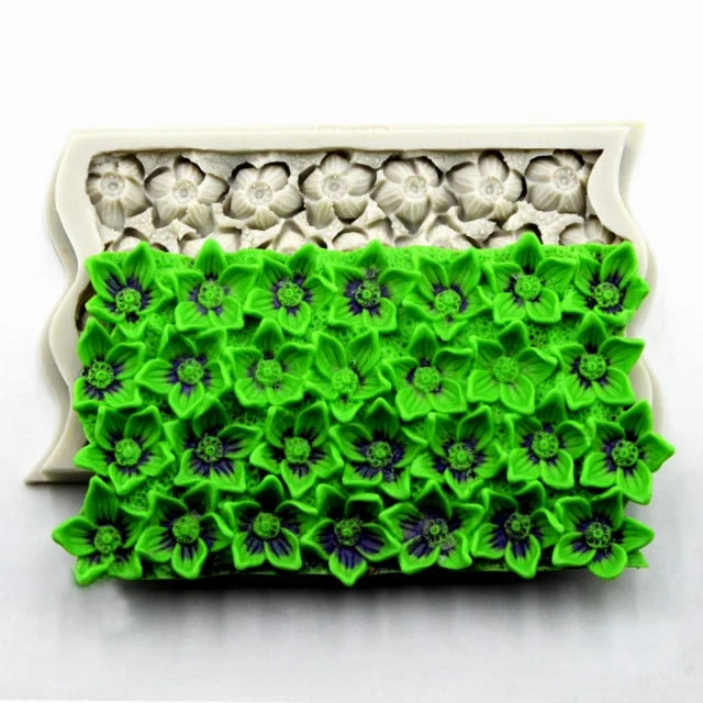 Fiori. Grande Bordo Floreale di 20 x 12 cm in silicone con molti Fiori