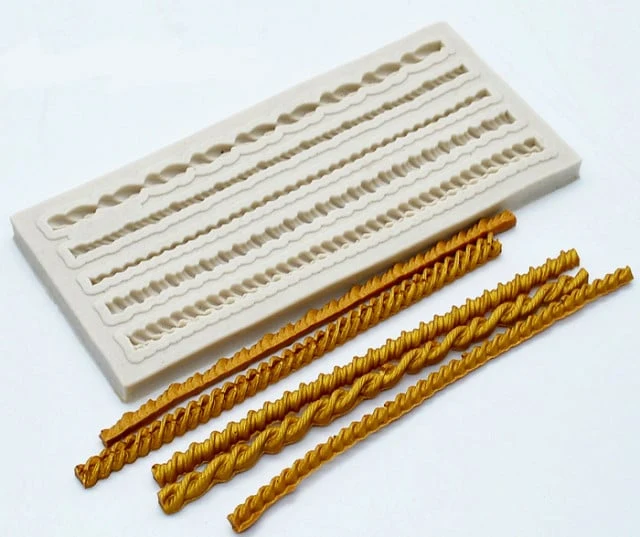 Collana Perle decorate Barocco. Stampo in silicone