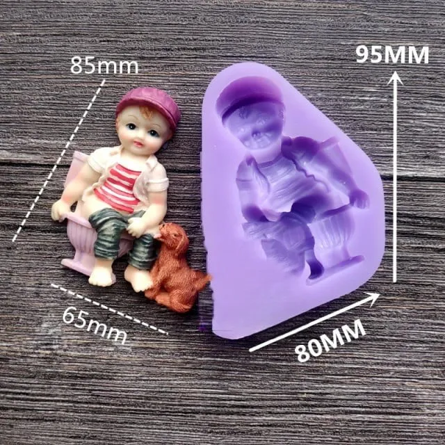 Bambino in Bagno con il Cane. Stampo in silicone