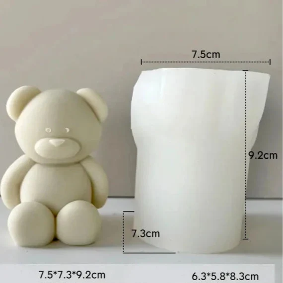 Orsetto seduto di 8.3 cm . Stampo in silicone anche per Candele