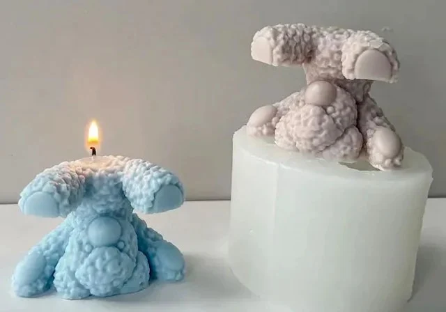 Orsetto capovolto a testa in giù di 7.8 cm. Stampo in silicone anche per Candele