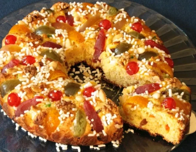 ciambella dei re magi, dolce di natale,epifania, canditi,granella di zucchero.WORLD PRODUCTS SHOP.