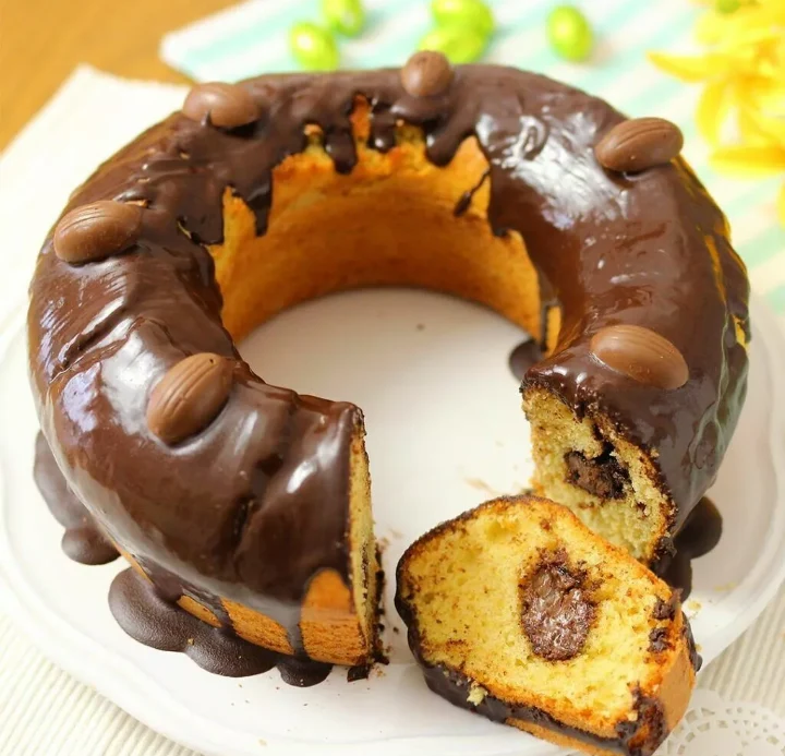 ciambella di pasqua,dolce al cioccolato,pasqua,artigianale,con cuore morbido.By Chef Giovanni Pantaleo.
