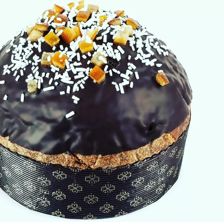 panettone artigianale al cioccolato fondente e arancia naturale candita WORLD PRODUCTS SHOP