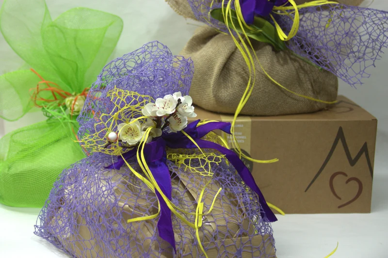 Colomba Albicocche e Cioccolato Bianco