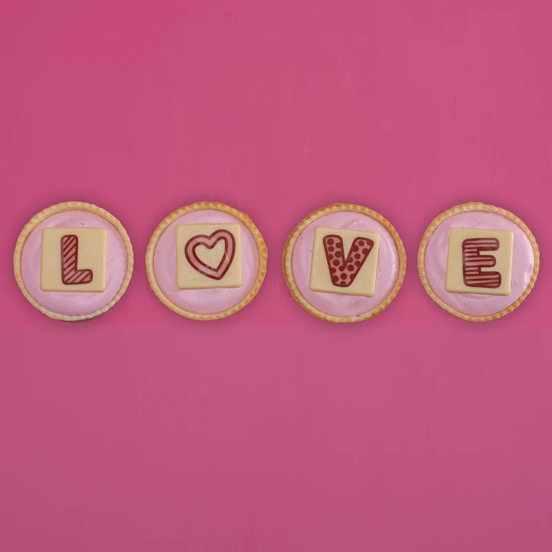 SURTIDO PLACA CUADRADA CHOCO BLANCO LOVE 39X39MM