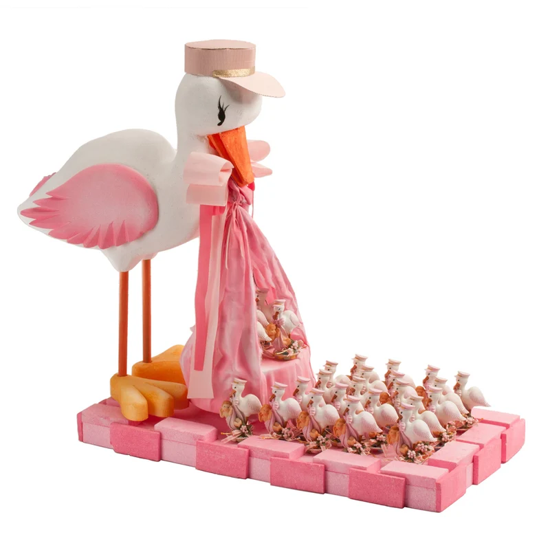 PRESENTACIÓN BAUTIZO CIGÜEÑA CON GORRA ROSA 11X5CM (BANDEJA 75X70X40CM)
