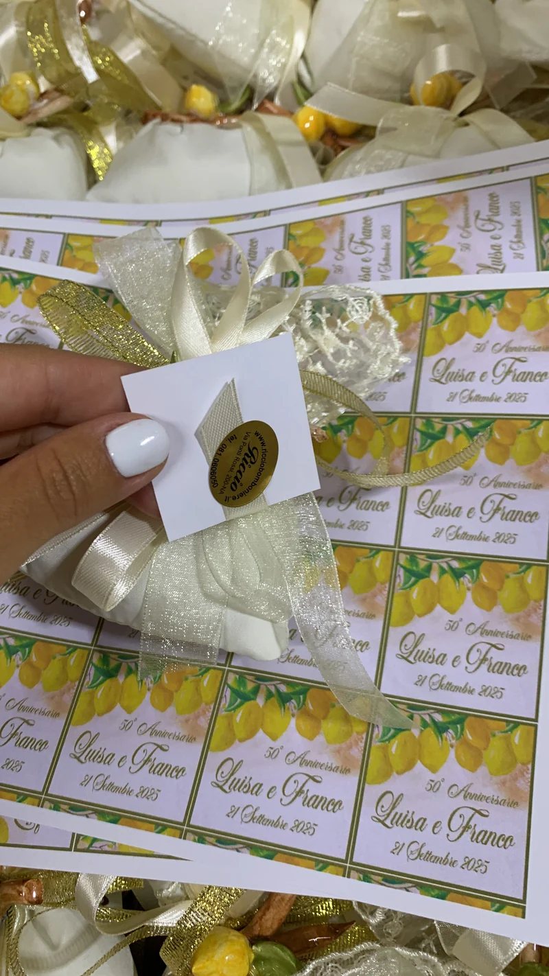 Sacchetto con applicazione limoni e nastri oro