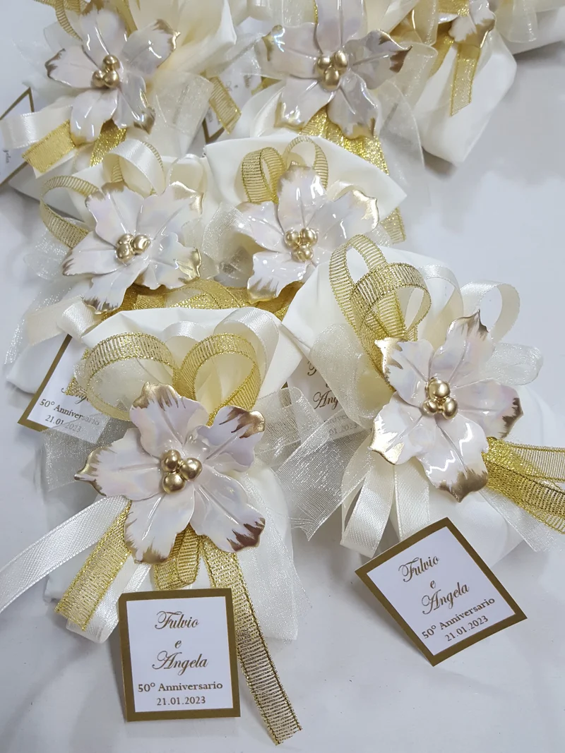 stella bianca bordo oro