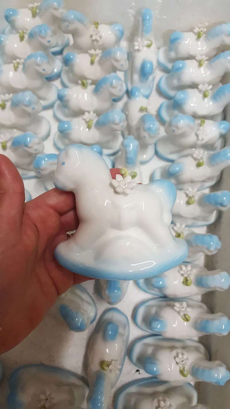cavallo a dondolo in ceramica confezionato