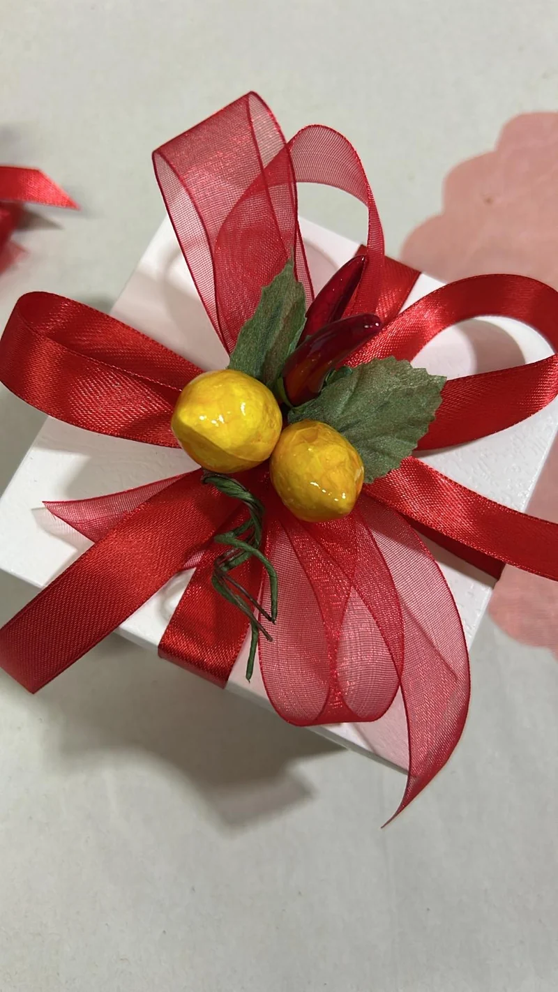Corno peperoncino rosso laurea con limoni 10cm confezionato