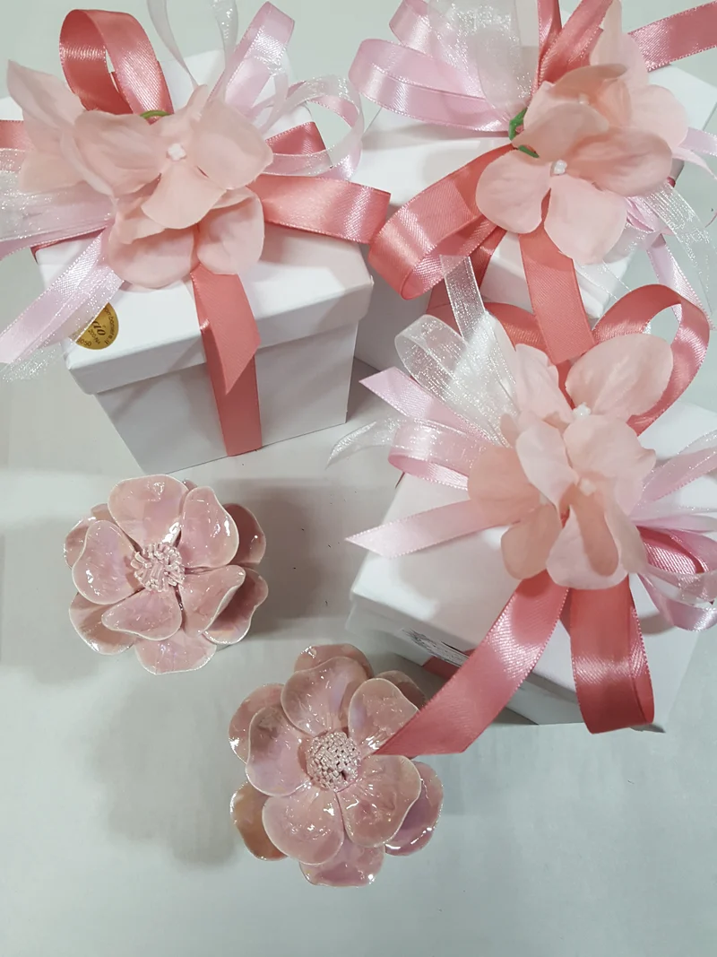 bottiglia vetro portasali con rosa in ceramica