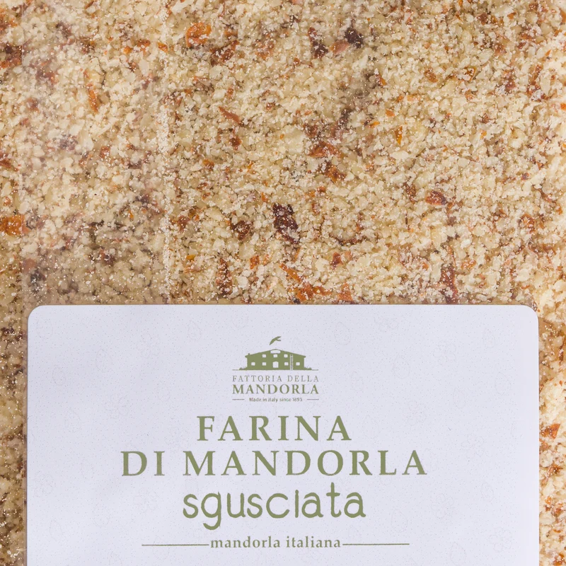 Farina di mandorla sgusciata