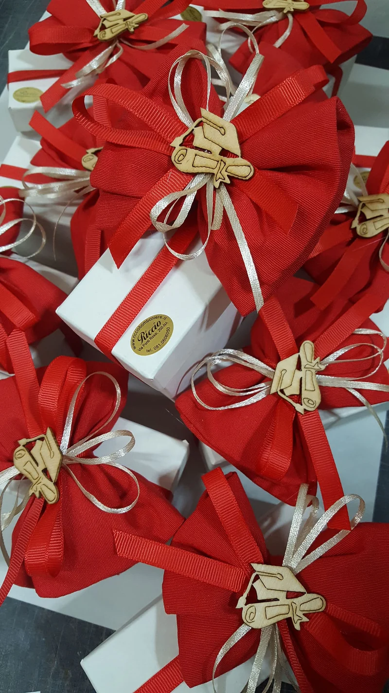 Corno 12cm con tocco laurea confezionato
