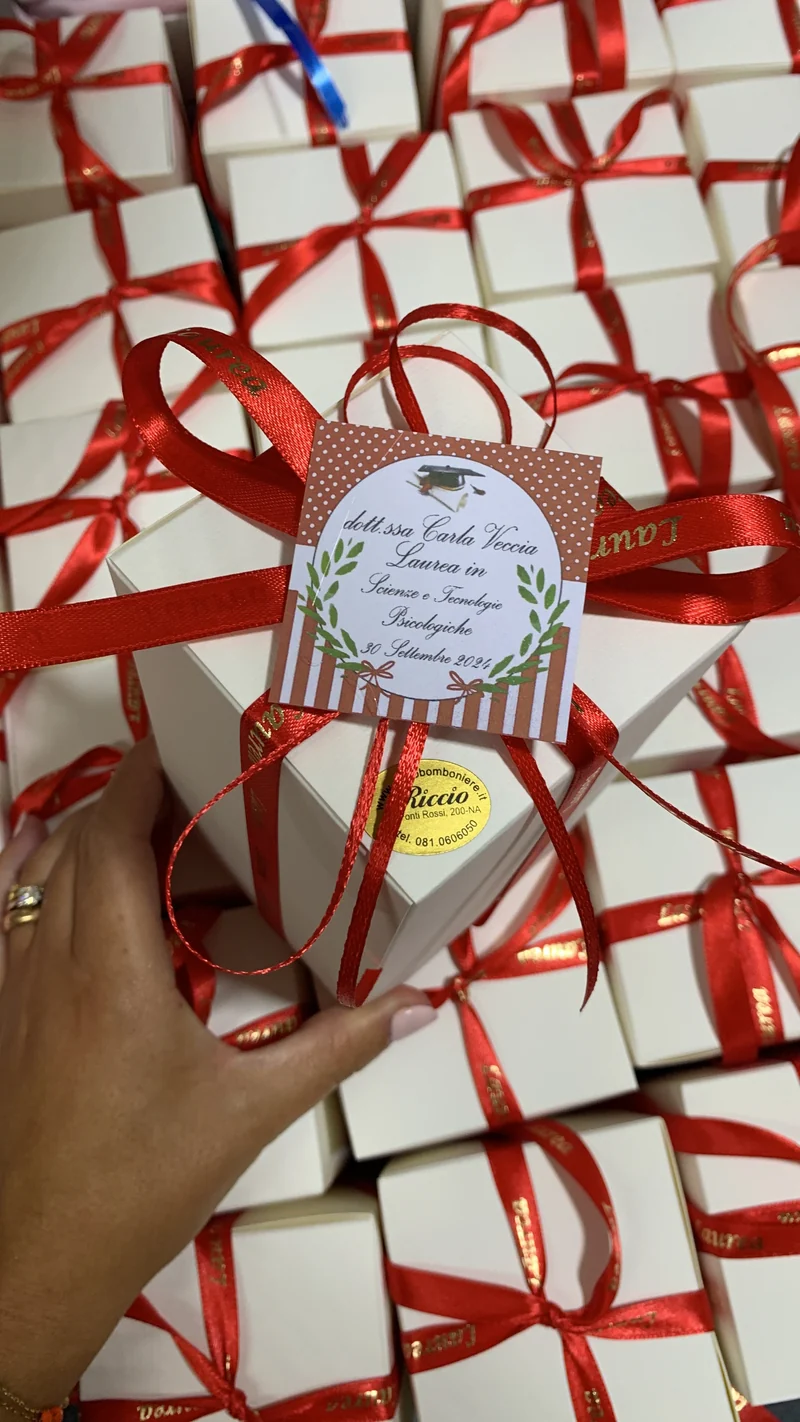 Corno 12cm con tocco laurea confezionato