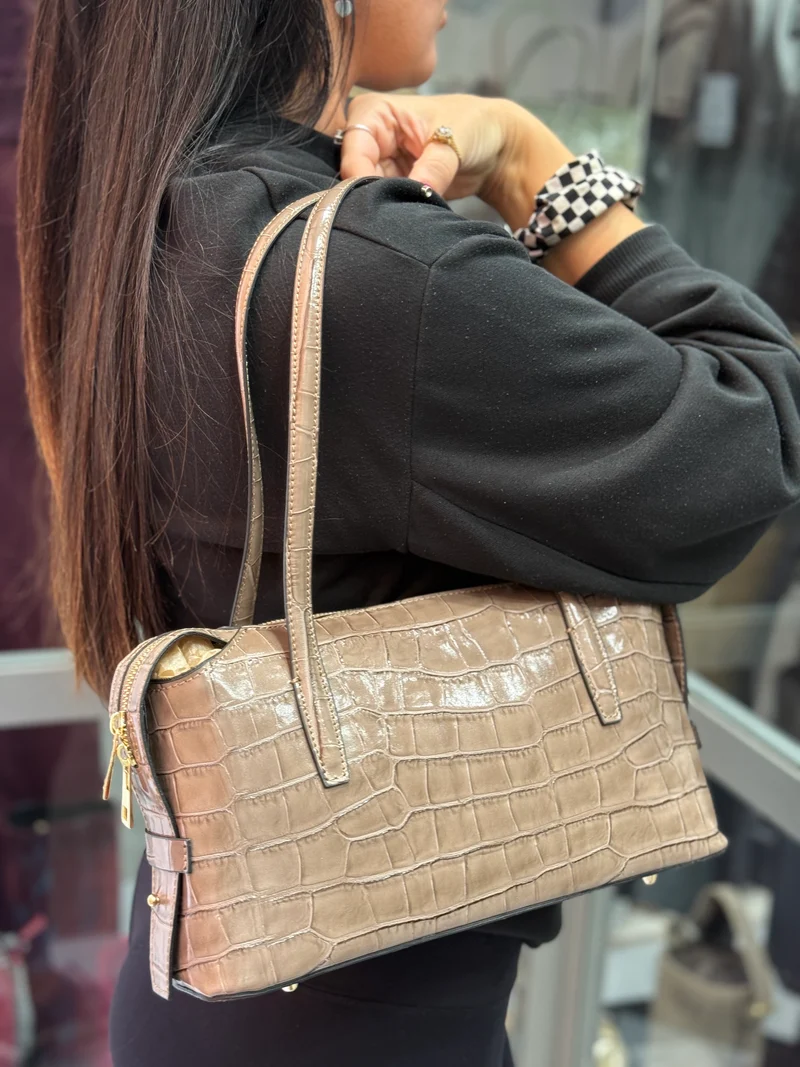 Modello charlotte