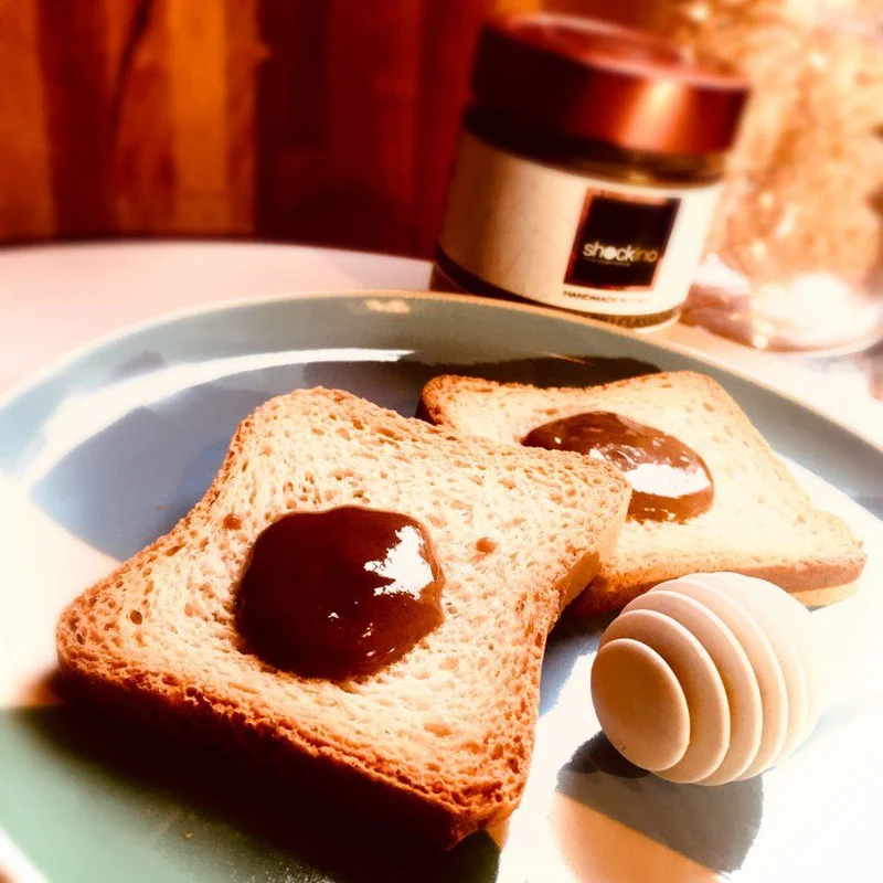 Honey and hazelnut spreadable cream
