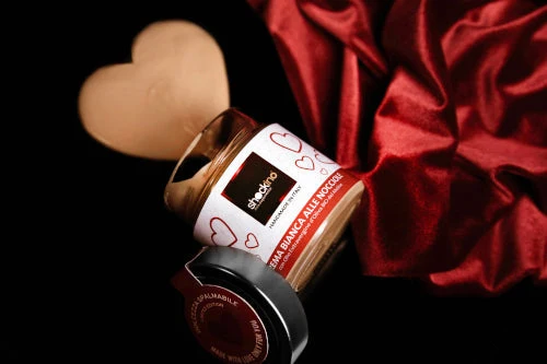 Crema spalmabile 45% Nocciole - Love Edition