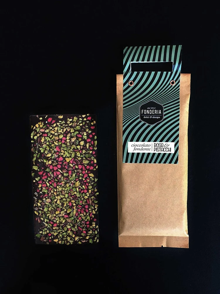 Tavoletta fondente con pistacchi e rosa