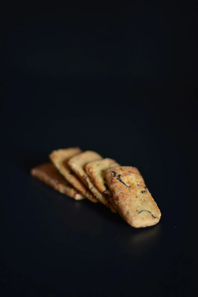 Frollini al tè ai fiori e cacao