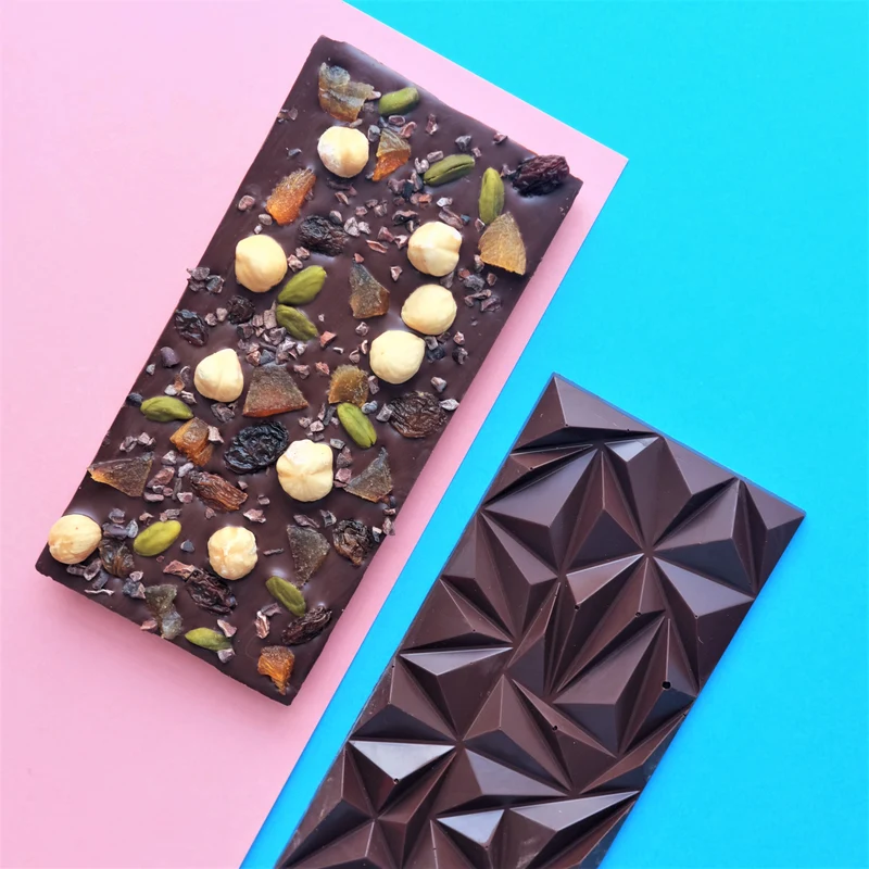 Cioccolato fondente monorigine 71% Madagascar & frutta secca (vegano)