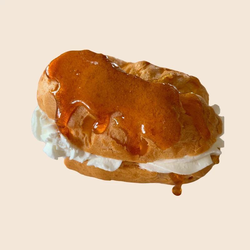 Bignè gigante al caramello e panna