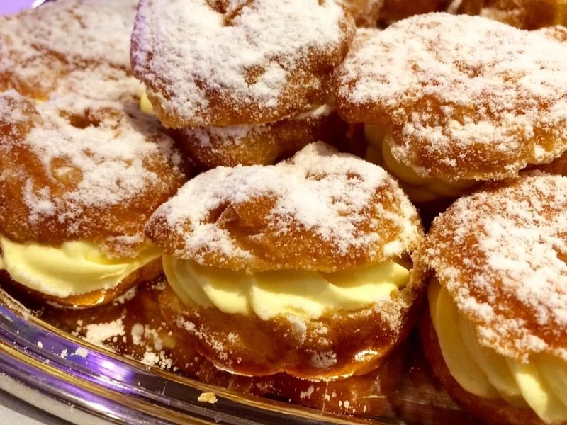 Zeppole Crema Chantilly